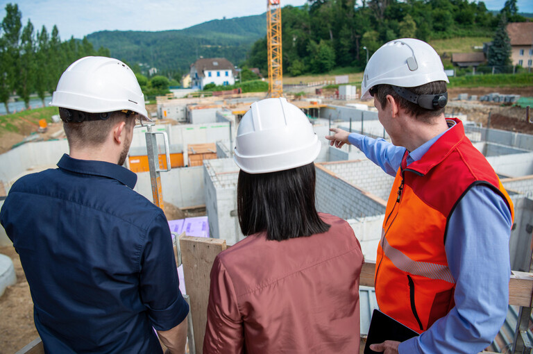 Planen - Bauherren auf Baustelle 1