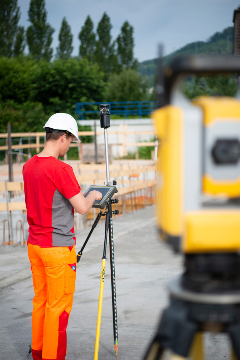 Unsere Leistungen im Baubereich, bei Platten- und Gipserarbeiten sowie beim Bohren und Trennen: Wir bauen für Sie.