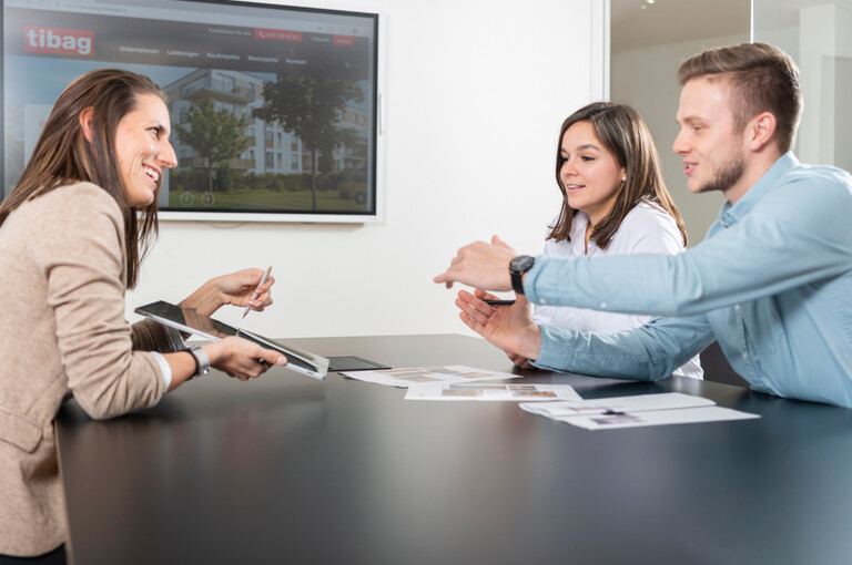 Planen - Besprechung-Sitzungszimmer-Tibag
