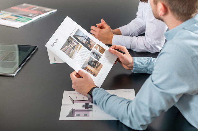 Planen - Besprechung-am Tisch